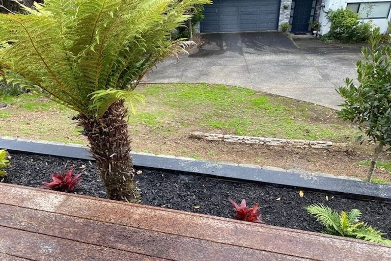 Photo of property in 1/19-23 Matipo Road, Mairangi Bay, Auckland, 0630