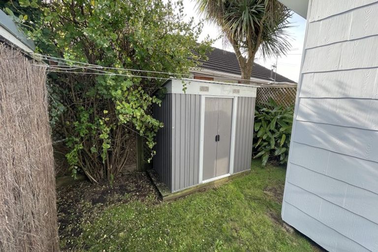 Photo of property in 2/85 Lake Road, Belmont, Auckland, 0622