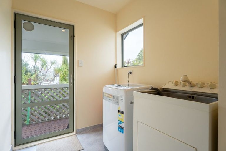 Photo of property in 6 Gresford Place, Churton Park, Wellington, 6037