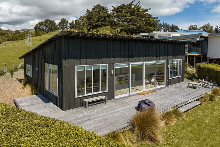 Photo of property in 108 Bayview Road, Charteris Bay, Lyttelton, 8971