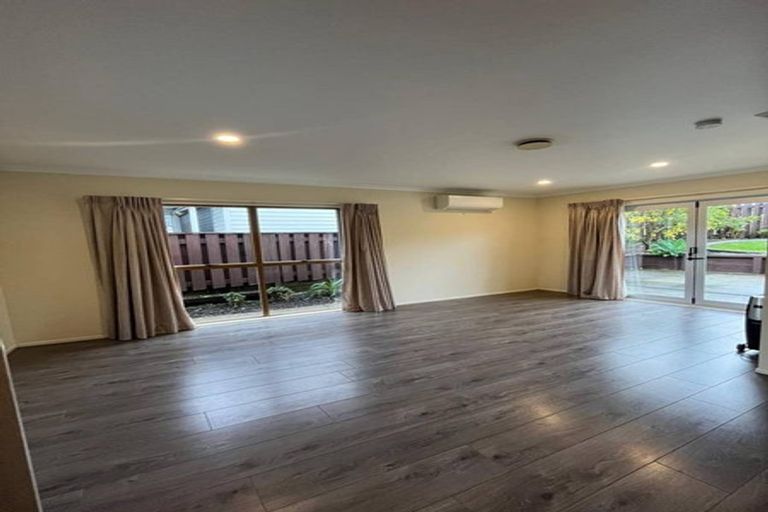 Photo of property in 5 Steeple Rise, Pakuranga, Auckland, 2010