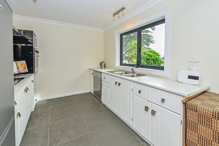 Photo of property in 20 Collingwood Road, Waiuku, 2123