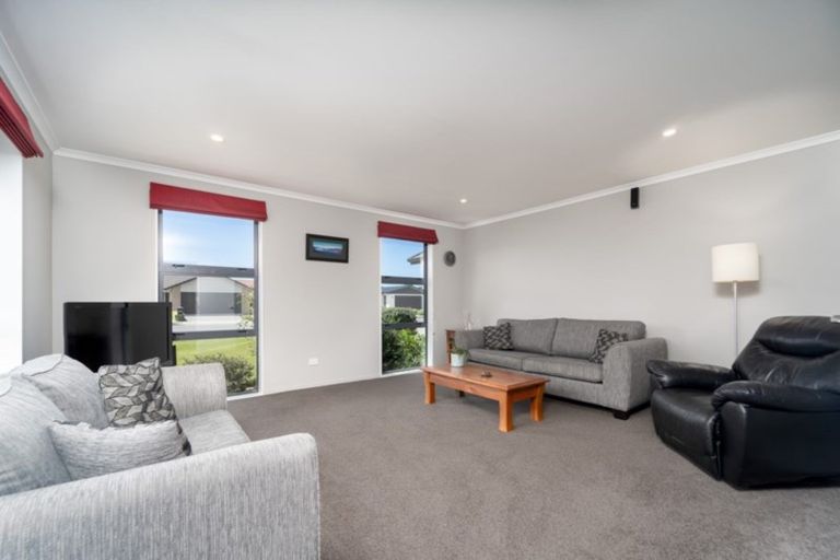 Photo of property in 48 Armstrong Avenue, Carterton, 5713