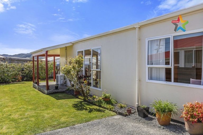 Photo of property in 5a Lees Grove, Wainuiomata, Lower Hutt, 5014