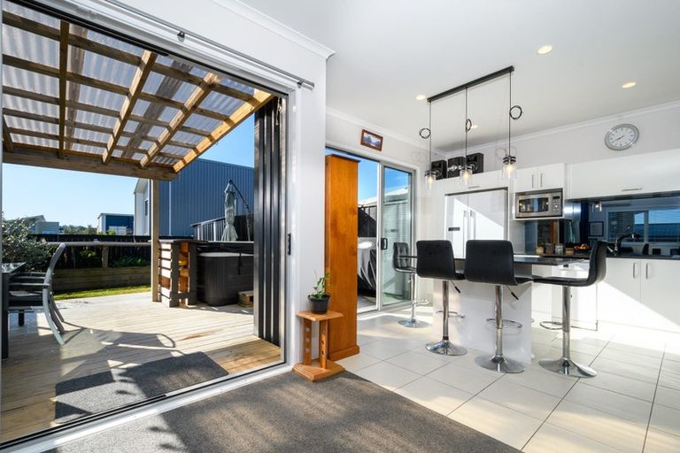 Photo of property in 24 Station Street, Hobsonville, Auckland, 0616