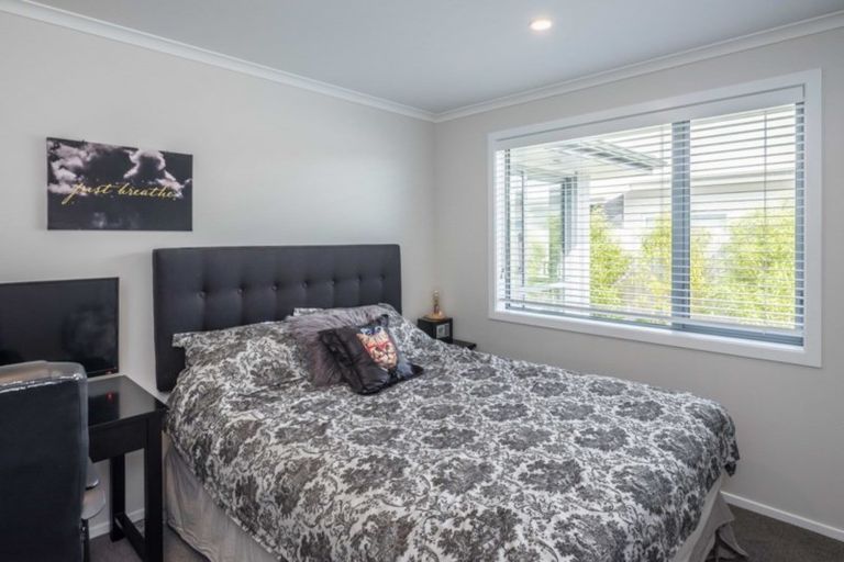 Photo of property in 11 Waipunahau Road, Waikanae, 5036