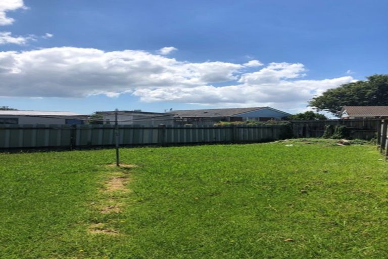 Photo of property in 17 Convair Crescent, Mangere, Auckland, 2022