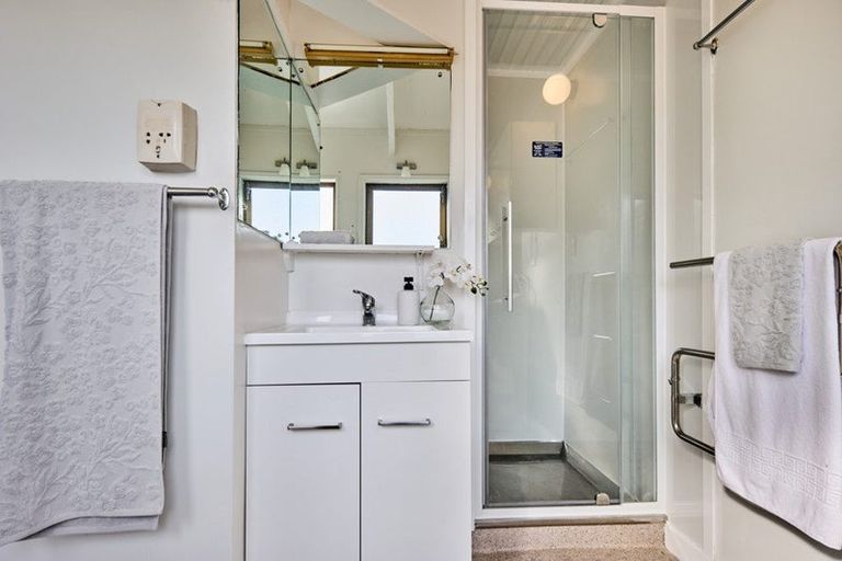 Photo of property in 6 Trent Street, Island Bay, Wellington, 6023