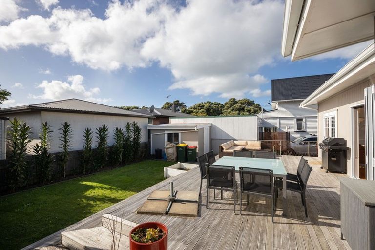 Photo of property in 25 Barriball Street, Fitzroy, New Plymouth, 4312