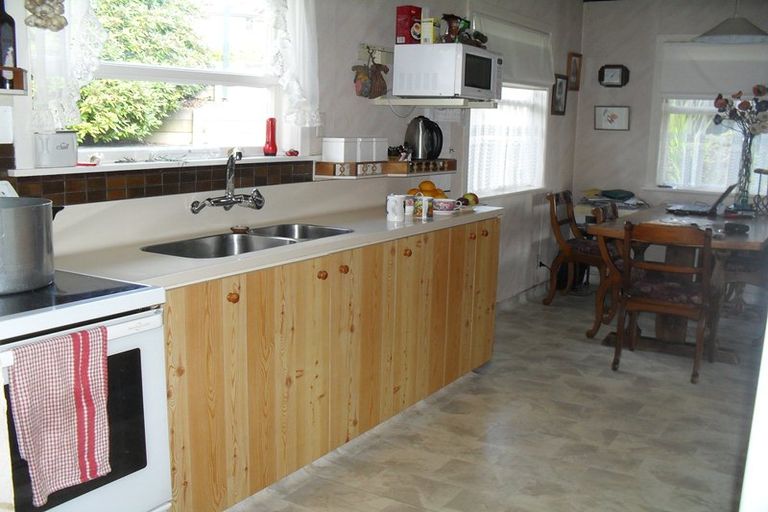 Photo of property in 96 Gillies Avenue, Taupo, 3330