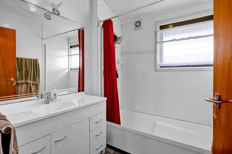 Photo of property in 46 Murray Avenue, Hawera, 4610