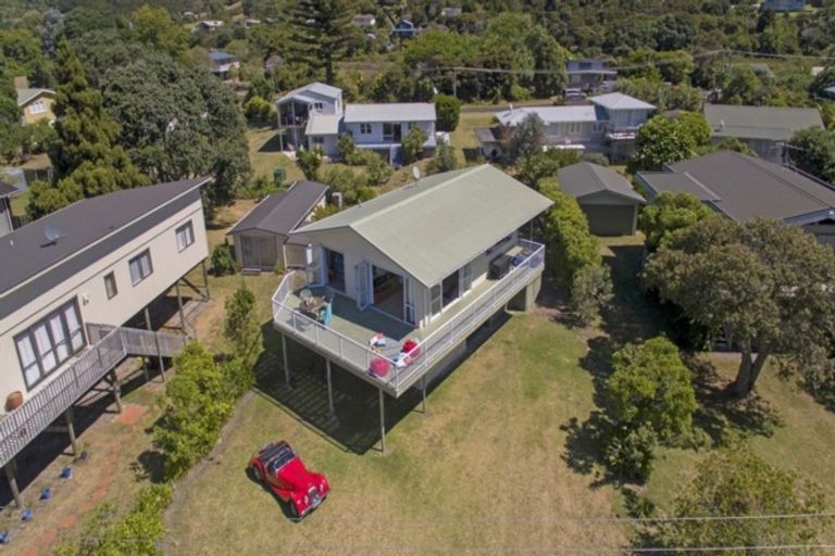 Photo of property in 7 Marine Parade, Cooks Beach, Whitianga, 3591