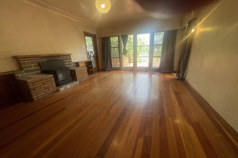 Photo of property in 98 Wharf Road, Te Atatu Peninsula, Auckland, 0610