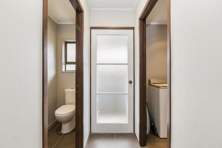 Photo of property in 2/7 Stafson Lane, Te Atatu Peninsula, Auckland, 0610