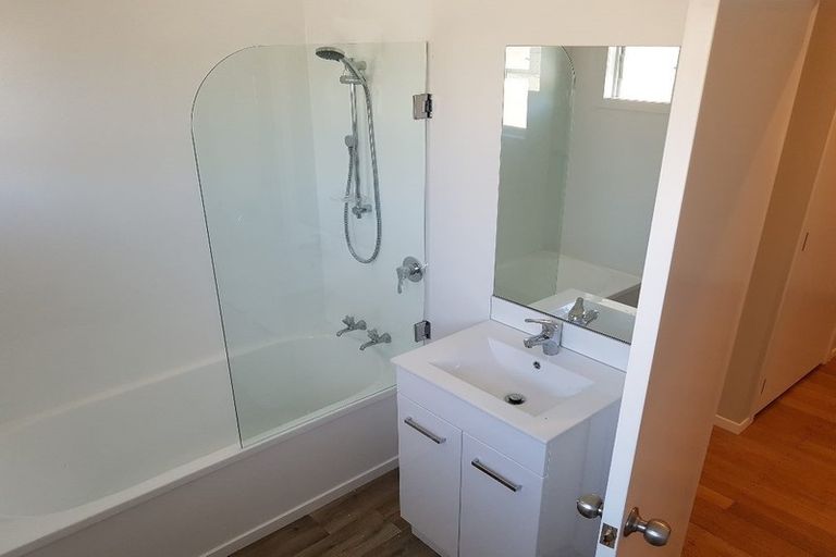 Photo of property in 25 Holland Street, Pukekohe, 2120