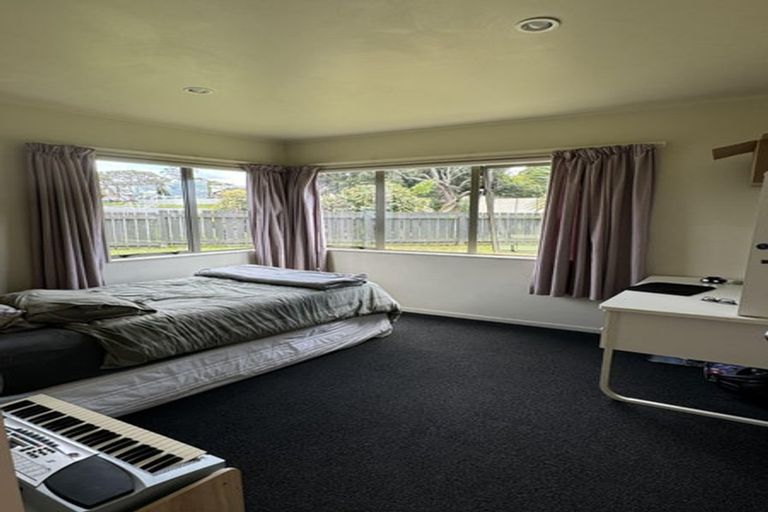 Photo of property in 2/2 Hatherlow Street, Glenfield, Auckland, 0629