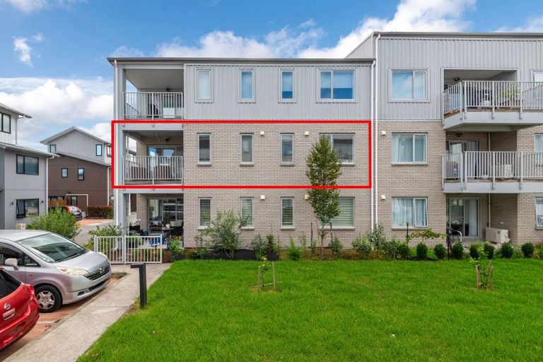 Photo of property in 106/28b Eileen Newey Place, Henderson, Auckland, 0612