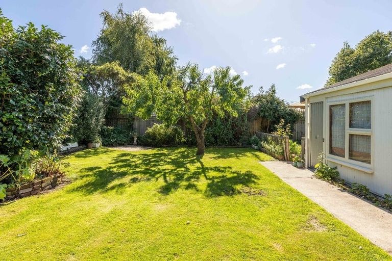 Photo of property in 26 Guildford Street, Burnside, Christchurch, 8053
