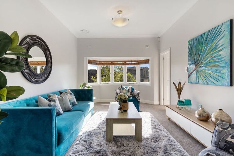 Photo of property in 14 Scarlet Oak Drive, Schnapper Rock, Auckland, 0632