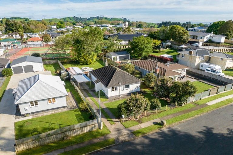 Photo of property in 24 Station Street, Tirau, 3410