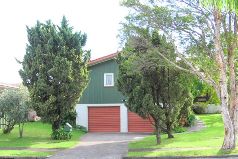 Photo of property in 22 Tyrian Close, Half Moon Bay, Auckland, 2012