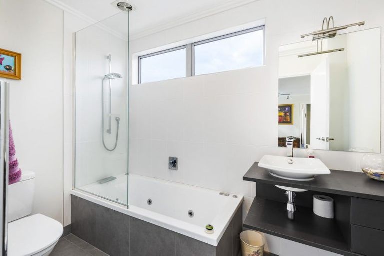 Photo of property in 34 Lake Crescent, Hamilton Lake, Hamilton, 3204