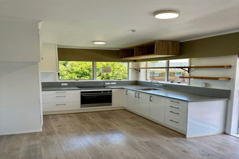 Photo of property in 2/23 Waitemata Road, Hauraki, Auckland, 0622