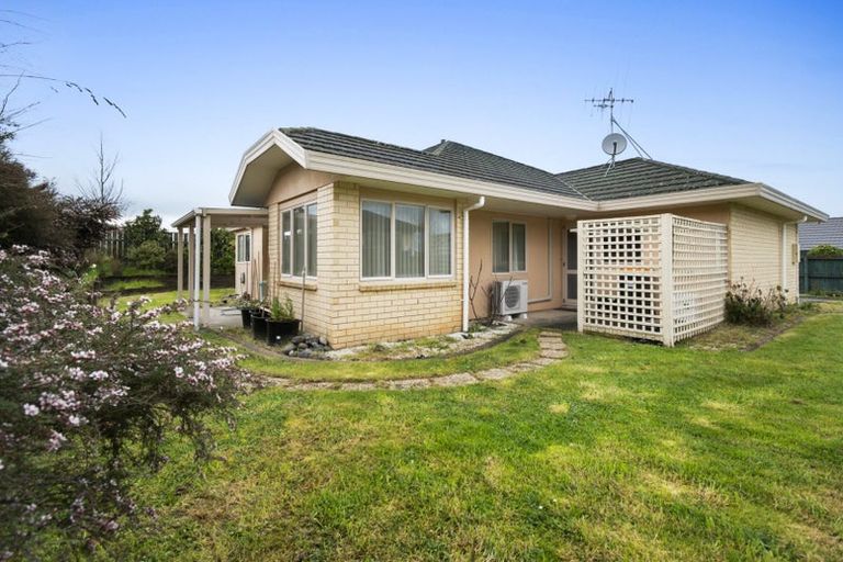 Photo of property in 8 Shakespeare Way, Kelvin Grove, Palmerston North, 4414