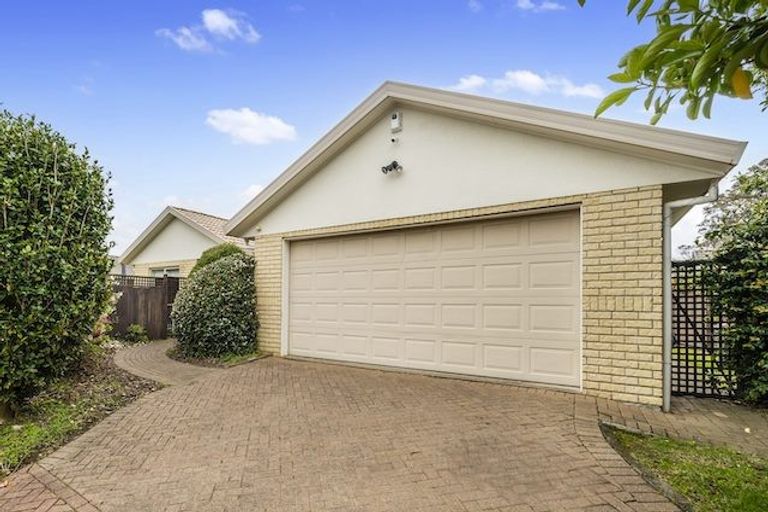 Photo of property in 8 Sheriff Place, Randwick Park, Auckland, 2105