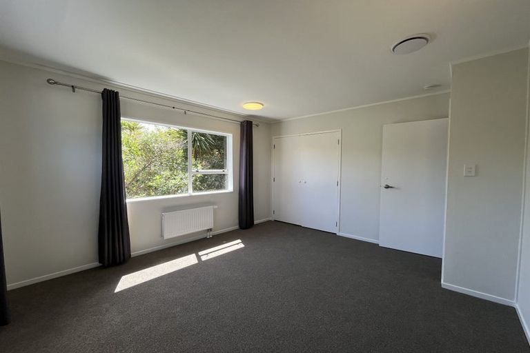 Photo of property in 25 Geoffrey Road, Torbay, Auckland, 0630