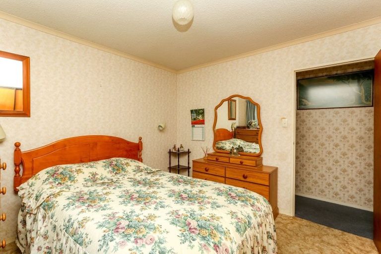 Photo of property in 1 Nursery Place, Westown, New Plymouth, 4310