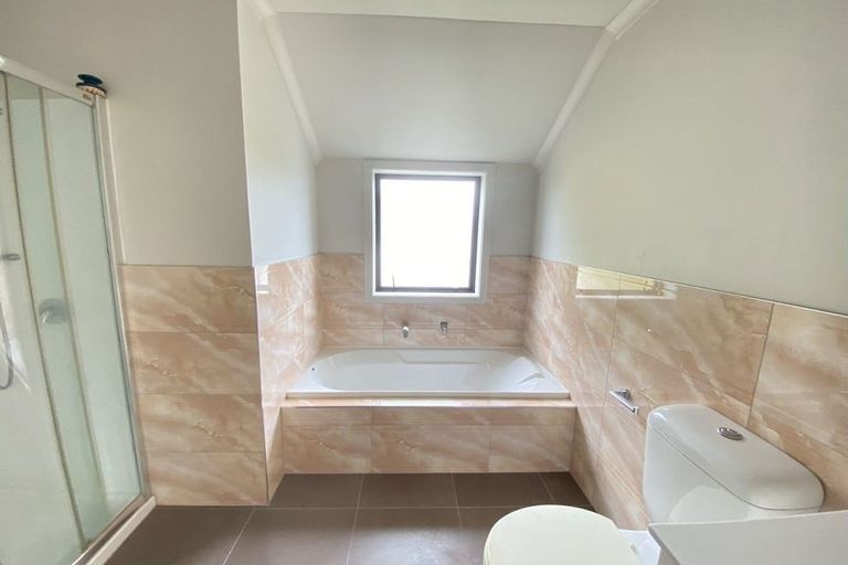 Photo of property in 2/2 Swan Hill Drive, Glen Eden, Auckland, 0602