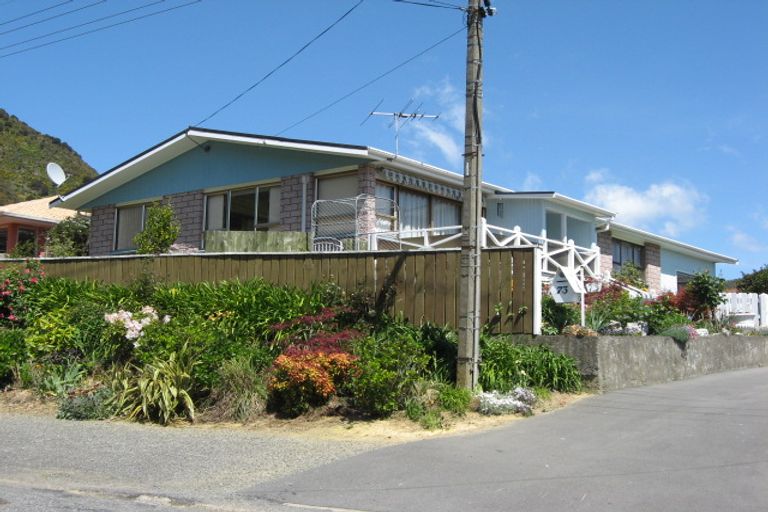 Photo of property in 73 Kent Street, Picton, 7220