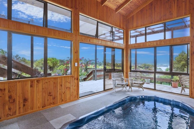 Photo of property in 76 Brick Bay Drive, Sandspit, Warkworth, 0982