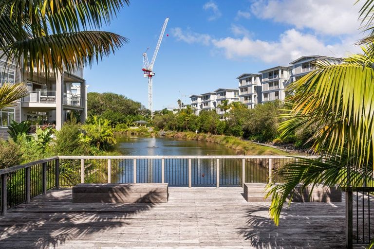 Photo of property in 77 Parkside Drive, Orewa, 0931