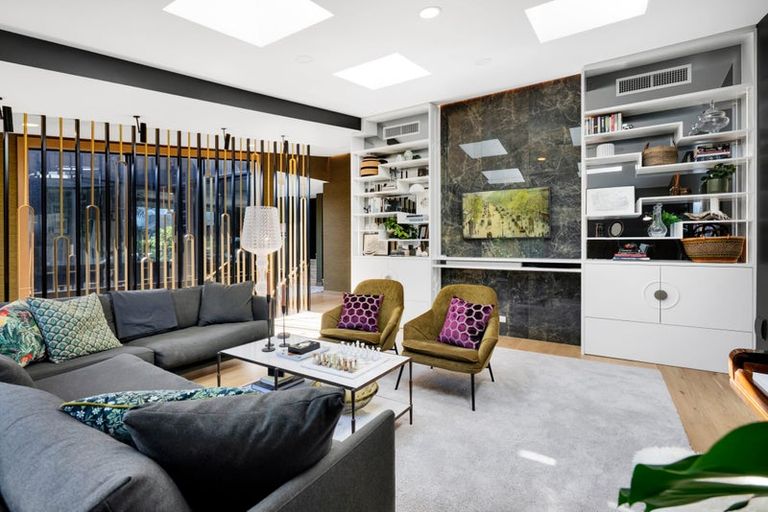 Photo of property in 12a Baring Terrace, Strandon, New Plymouth, 4312