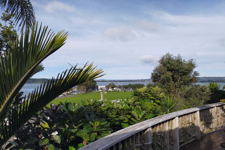 Photo of property in 35 Harbour View Road, Omokoroa, 3114