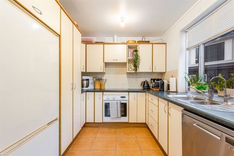 Photo of property in 8 Sari Place, Massey, Auckland, 0614