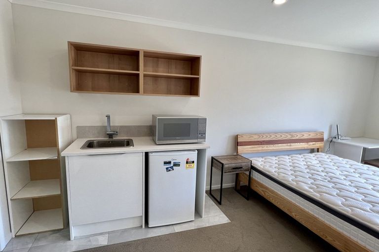 Photo of property in 10/47 Helena Road, Hillcrest, Hamilton, 3216