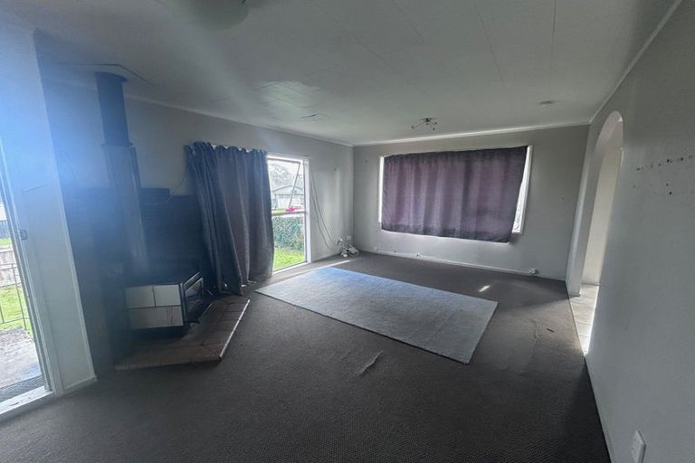 Photo of property in 42 Fitzherbert Avenue, West Harbour, Auckland, 0618