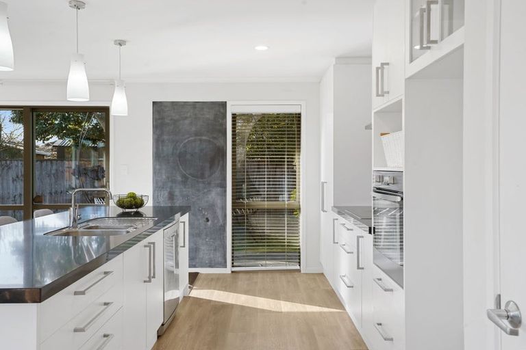 Photo of property in 34 Puhara Avenue, Parklands, Christchurch, 8083