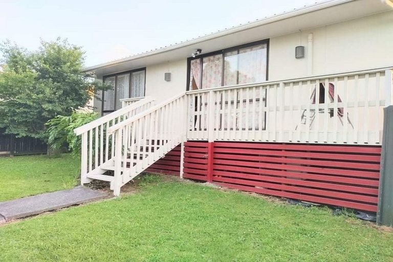 Photo of property in 2/115 Boundary Road, Clover Park, Auckland, 2019