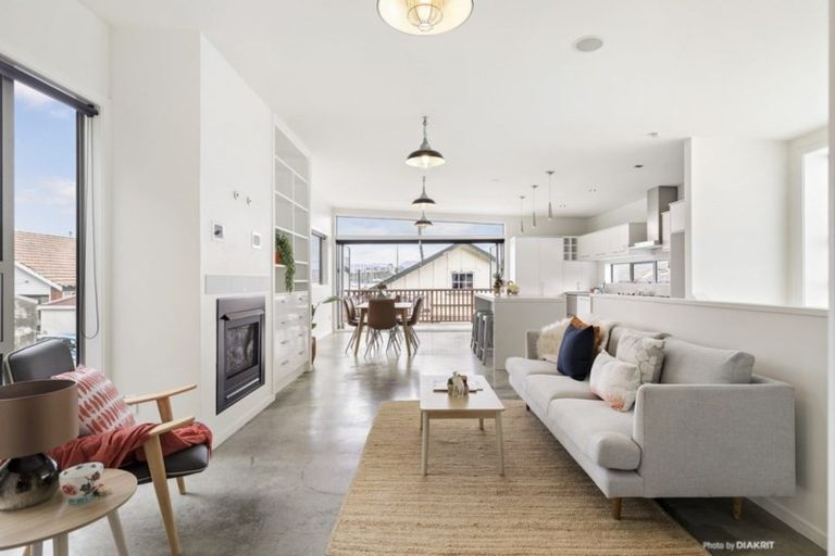 Photo of property in 528a Evans Bay Parade, Hataitai, Wellington, 6021