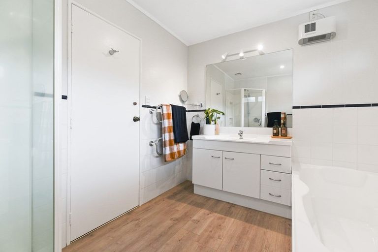 Photo of property in 17 Salmond Place, Dinsdale, Hamilton, 3204