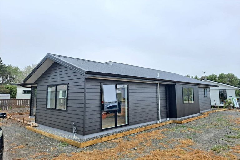 Photo of property in 8 Mckerrow Place, Featherston, 5710