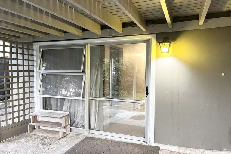 Photo of property in 39 Bodi Place, Te Atatu South, Auckland, 0610