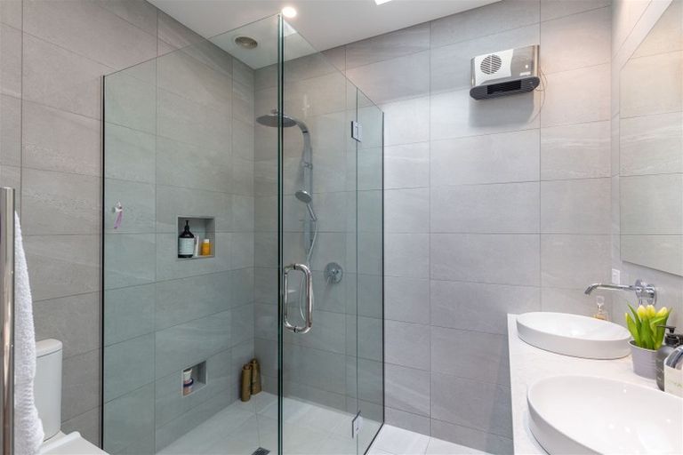 Photo of property in 19 Hawthorne Street, Strowan, Christchurch, 8052