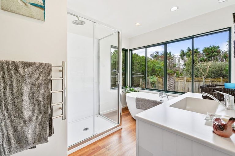 Photo of property in 10 Matarau Road, Matarau, Kamo, 0185