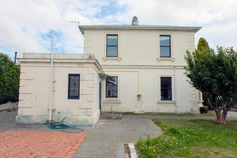 Photo of property in 1 Ure Street, South Hill, Oamaru, 9400