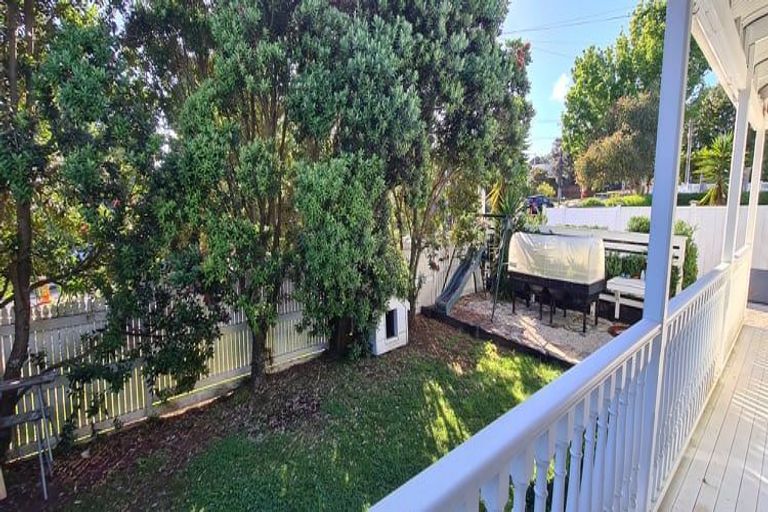 Photo of property in 64b Tramway Road, Beach Haven, Auckland, 0626